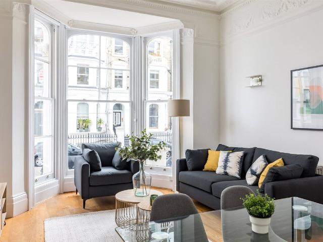 Coleherne Road, Earls Court SW10, 2 bed flat to rent, £3,250 pcm | PrimeLocation