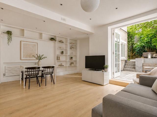 Coleherne Road, London SW10, 2 bed flat to rent, £5,500 pcm | PrimeLocation