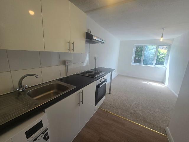 Coleman Road, Belvedere DA17, 1 bed flat to rent, £1,125 pcm | PrimeLocation