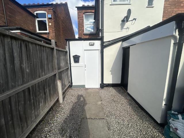 Coles Lane, Sutton Coldfield, B72 2 bed flat to rent £950 pcm £219 pw