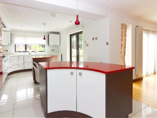 Colesbourne Drive, Downhead Park 5 bed detached house to rent £2,995 pcm £691 pw