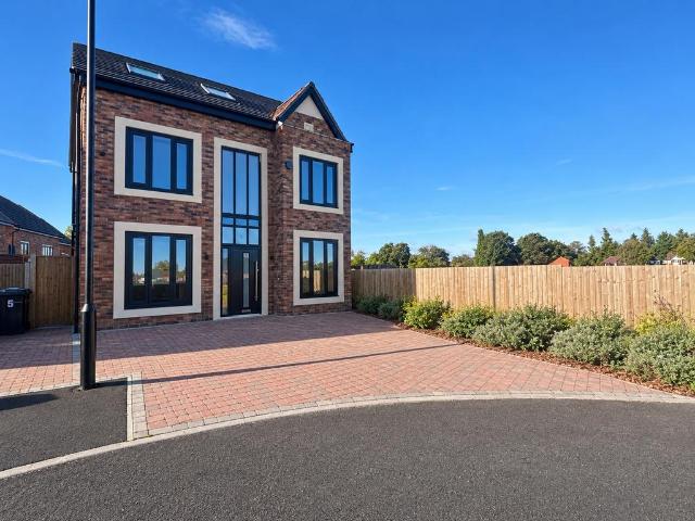 Coleshill Meadow, Birmingham, West. 5 bed detached house to rent £2,600 pcm £600 pw