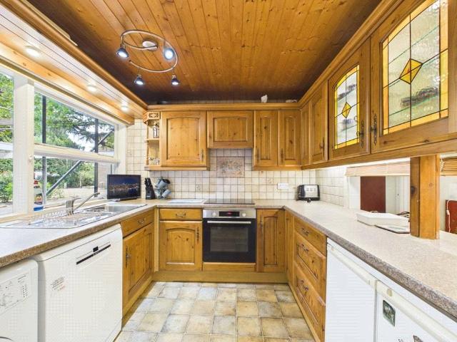 Coleridge Court, Richmond 2 bed apartment to rent £3,200 pcm £738 pw
