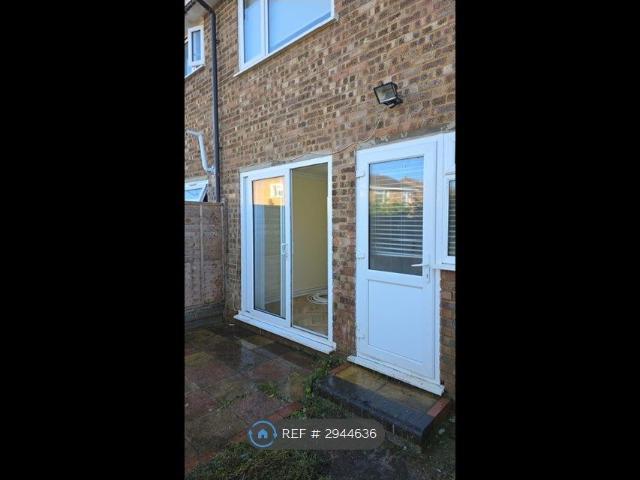 Coleridge Crescent, Hemel Hempstead HP2, 4 bed end terrace house to rent, £2,400 pcm | PrimeLocation