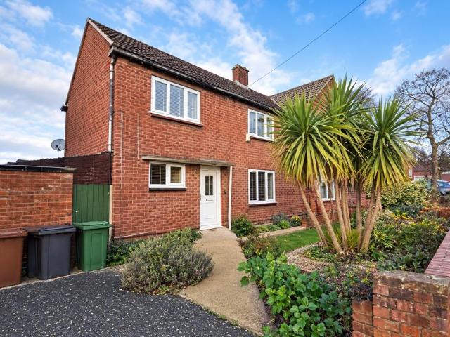 Coleridge Road, Sunderland SR5 3 bed semi detached house to rent £800 pcm £185 pw
