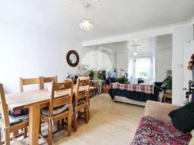 Colham Avenue, Yiewsley, UB7