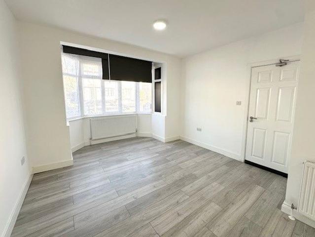 Colin Crescent, Colindale, London NW9, 4 bed semi detached house to rent, £3,400 pcm | PrimeLocation