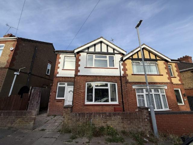 Colin Road, Luton, LU2 7RX 3 bed semi detached house to rent £1,550 pcm £358 pw
