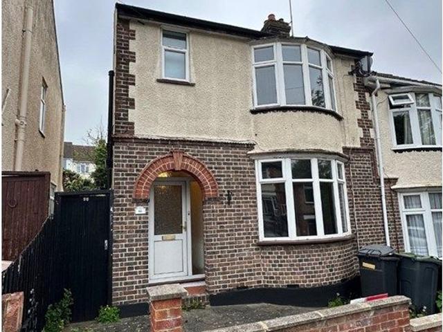 Colin Road, Luton LU2, 3 bed semi detached house to rent, £1,725 pcm | PrimeLocation