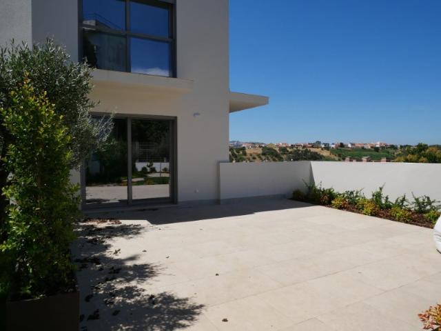 Colina do Paço T3 com terraço panorâmico e zona privada segregada