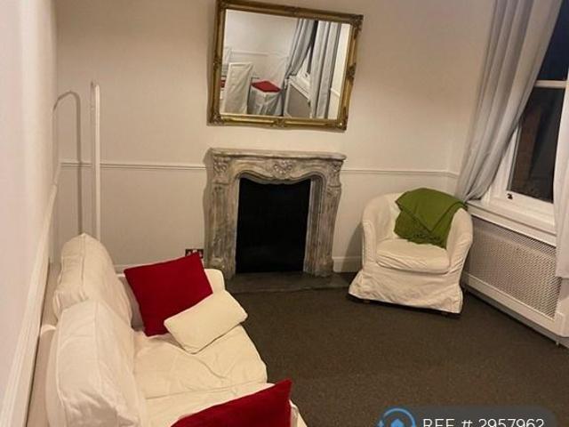 Colinette Road, London, SW15 1 bed flat to rent £1,750 pcm £404 pw