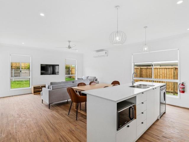 COLIVING/SHARE HOME