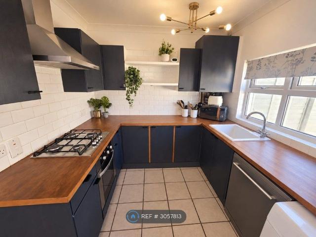 College Avenue, Gillingham ME7, 4 bed terraced house to rent, £2,130 pcm | PrimeLocation