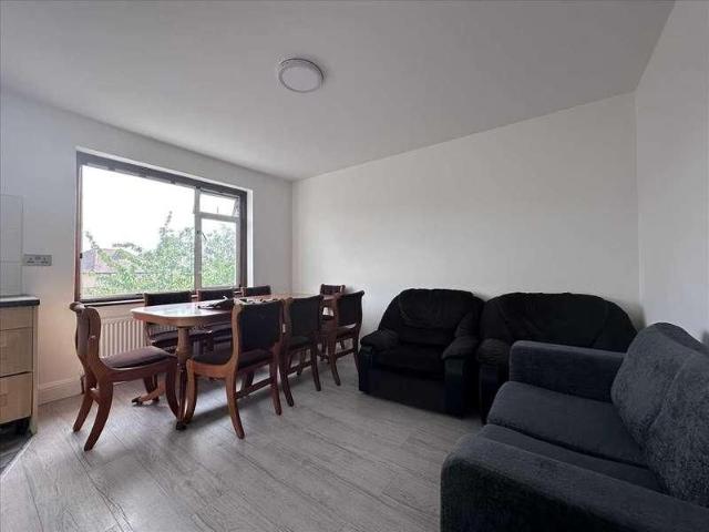 College Avenue, Harrow, HA3