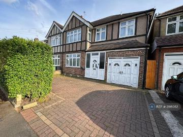 College Avenue, Harrow, HA3 5 bed semi detached house to rent £3,500 pcm £808 pw