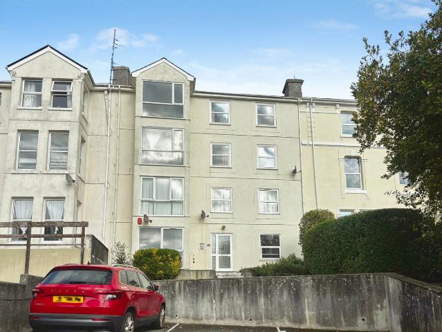 College Avenue, Plymouth PL4, 2 bed flat to rent, £1,025 pcm | PrimeLocation