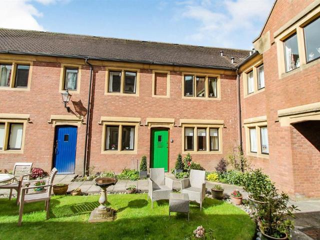 College Court, Ludlow 2 bed retirement property to rent £825 pcm £190 pw