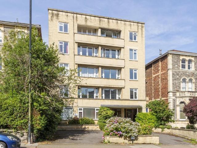 College Court, Pembroke Road, BS8 1 bed flat to rent £1,300 pcm £300 pw
