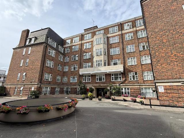 College Crescent, London NW3 1 bed house to rent £1,900 pcm £438 pw