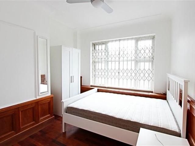 College Crescent, Swiss Cottage 2 bed flat to rent £2,500 pcm £577 pw