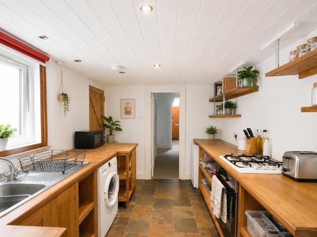 College Gardens, Brighton 4 bed terraced house to rent £2,750 pcm £635 pw