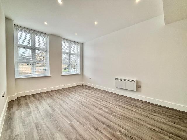 College Place, Southampton SO15, 1 bed flat to rent, £1,000 pcm | PrimeLocation