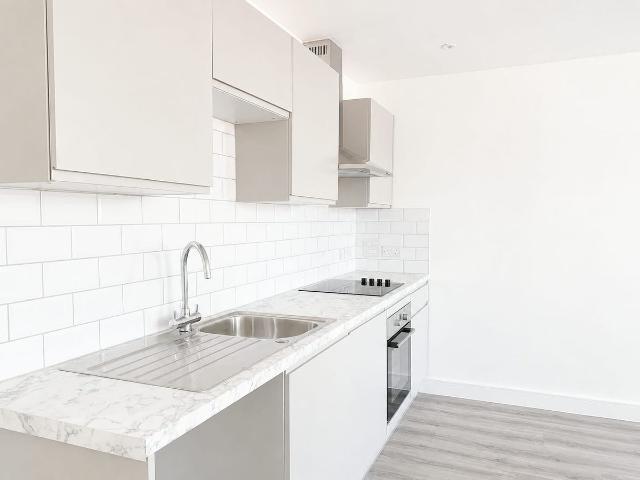 College Place, Southampton SO15, 1 bed flat to rent, £1,200 pcm | PrimeLocation