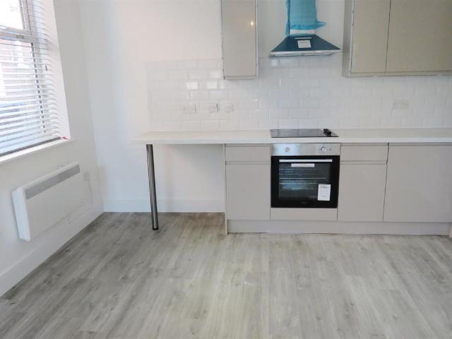 College Place, Southampton SO15, 1 bed flat to rent, £895 pcm | PrimeLocation