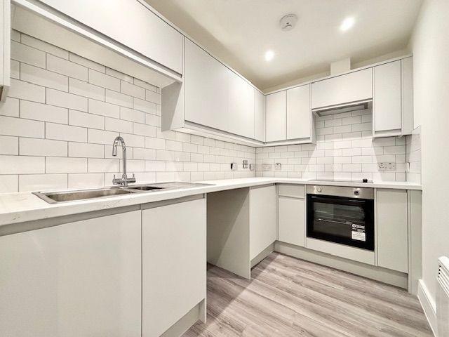 College Place, Southampton SO15, 1 bed flat to rent, £975 pcm | PrimeLocation
