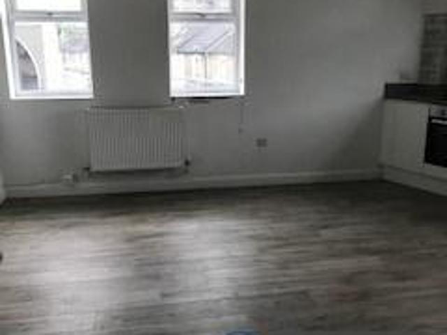 College Place, Southampton, SO15 2 bed flat to rent £1,650 pcm £381 pw