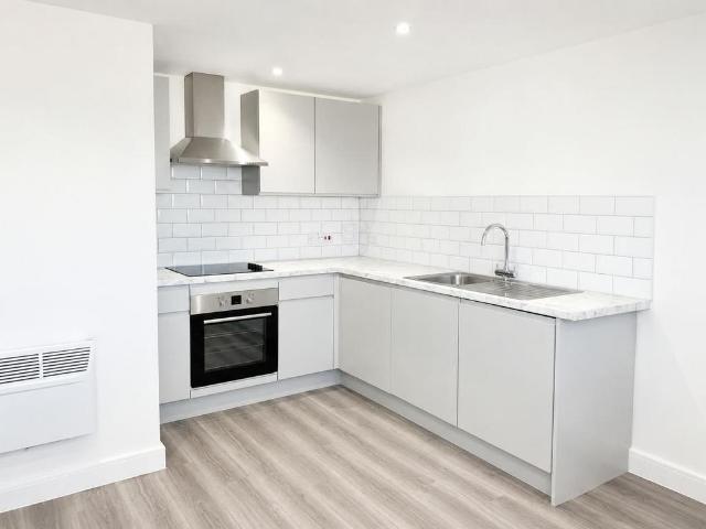 College Place, SOUTHAMPTON 1 bed flat to rent £1,100 pcm £254 pw