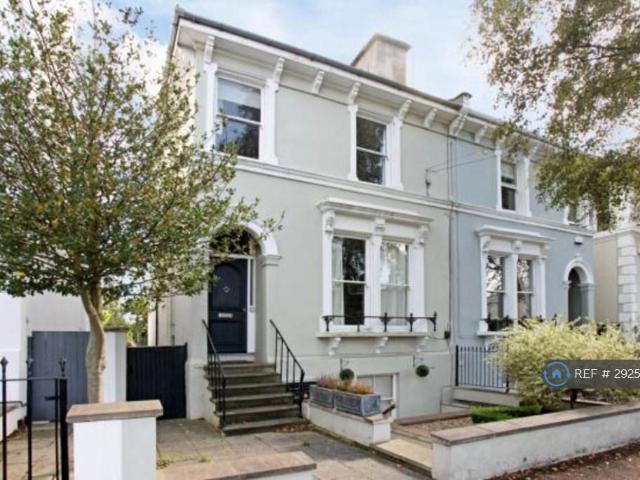 College Road, Cheltenham, GL53 2 bed flat to rent £1,445 pcm £333 pw