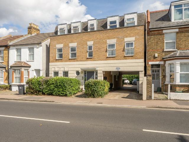 College Road, Bromley BR1, 2 bed flat to rent, £1,800 pcm | PrimeLocation