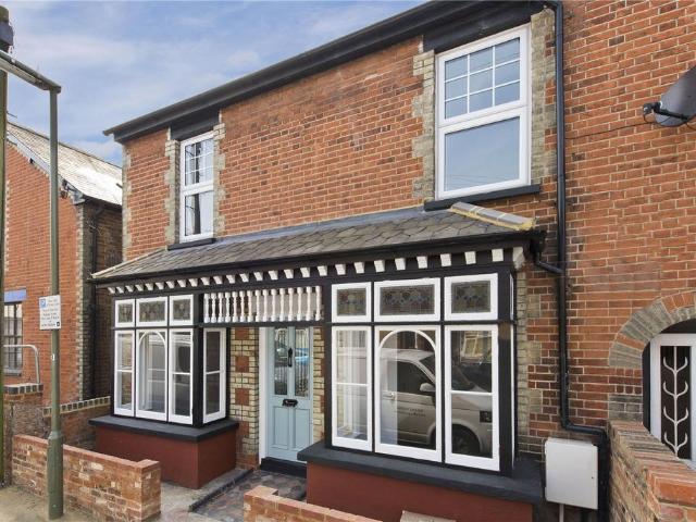 College Road, Guildford, Surrey, GU1 3 bed end of terrace house to rent £2,875 pcm £663 pw