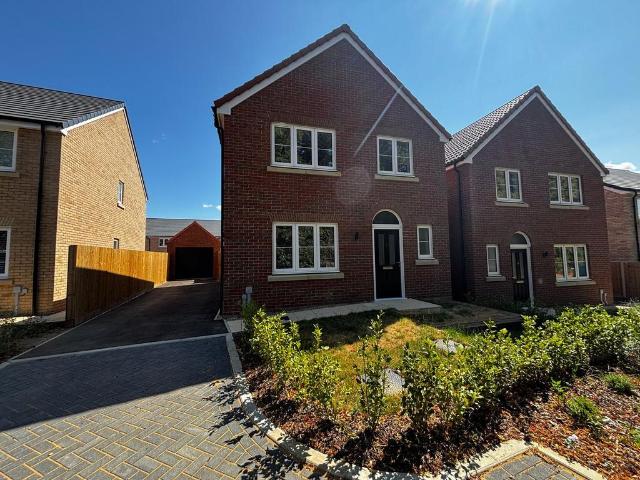 College Road, Downham Market PE38 4 bed detached house to rent £1,525 pcm £352 pw