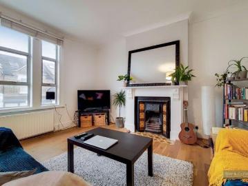 College Road, Kensal Rise London 2 bed flat to rent £2,275 pcm £525 pw