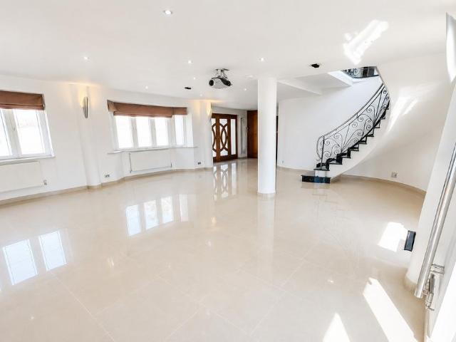 College Road, Hoddesdon 6 bed terraced house to rent £7,900 pcm £1,823 pw