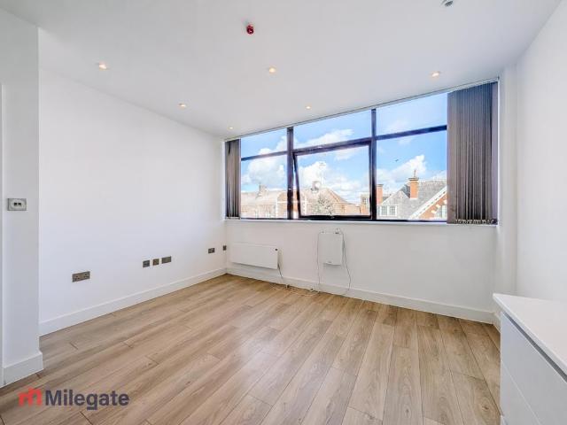 College Road, Harrow HA1 1 bed flat to rent £1,425 pcm £329 pw