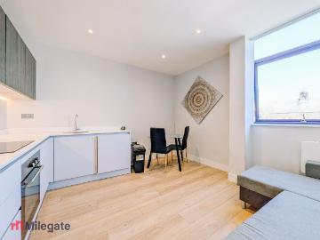 College Road, Harrow HA1, 1 bed flat to rent, £1,400 pcm | PrimeLocation