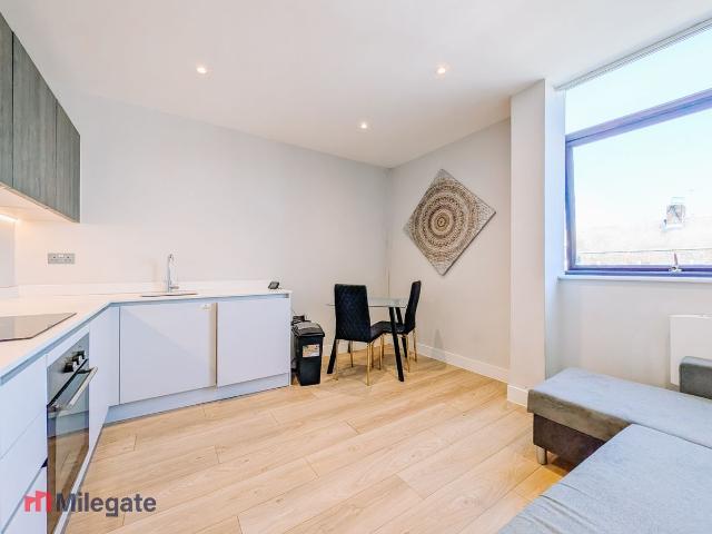 College Road, Harrow HA1, 1 bed flat to rent, £1,400 pcm | PrimeLocation