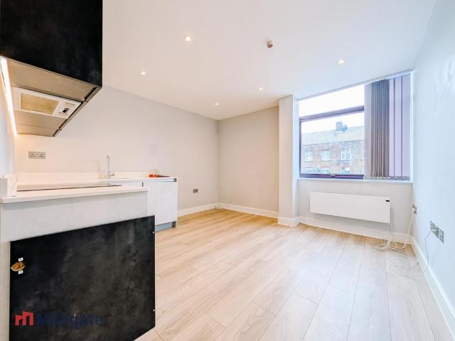 College Road, Harrow HA1 1 bed flat to rent £1,450 pcm £335 pw