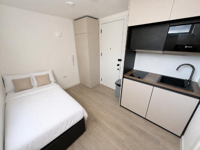 College Road, Harrow HA1 Studio to rent £1,180 pcm £272 pw