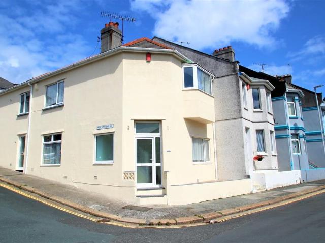 College Road, Plymouth PL2 2 bed apartment to rent £800 pcm £185 pw