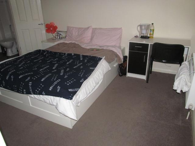 College Road, Reading RG6, 8 bed terraced house to rent, £4,800 pcm | PrimeLocation