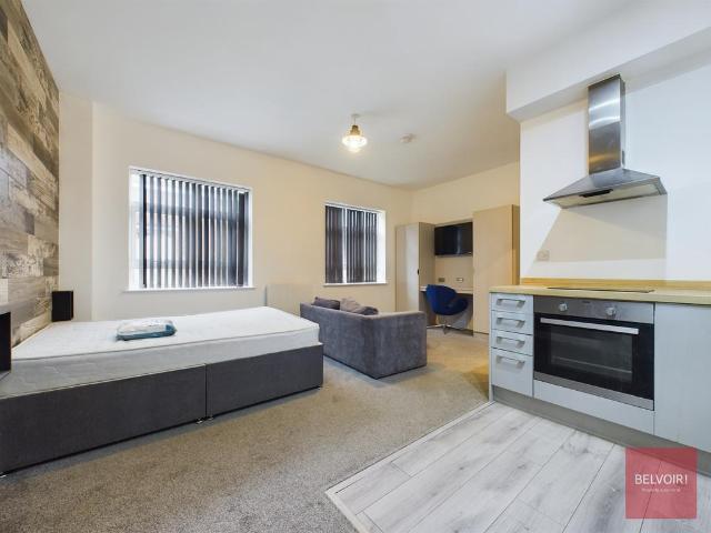 College Street, City Centre, Swansea. Studio to rent £650 pcm £150 pw