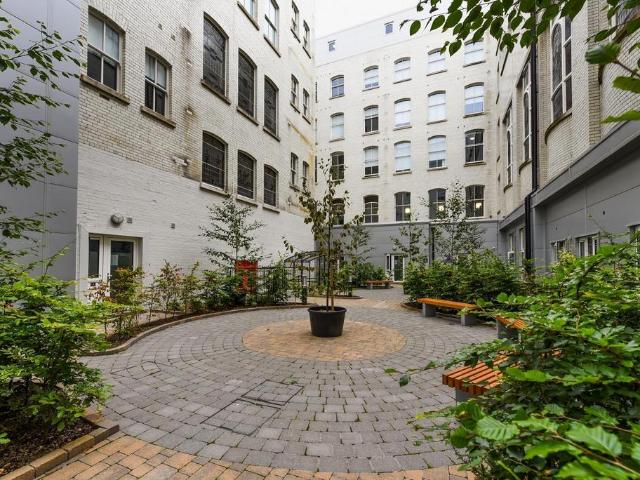 College Square East, Belfast BT1 Studio to rent £1,122 pcm £259 pw