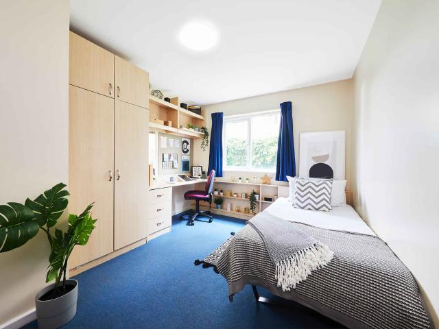 Collegiate Shaftesbury Hall, Cheltenham Has an Apartment