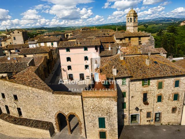 collevalenza todi 14 vani 293mq