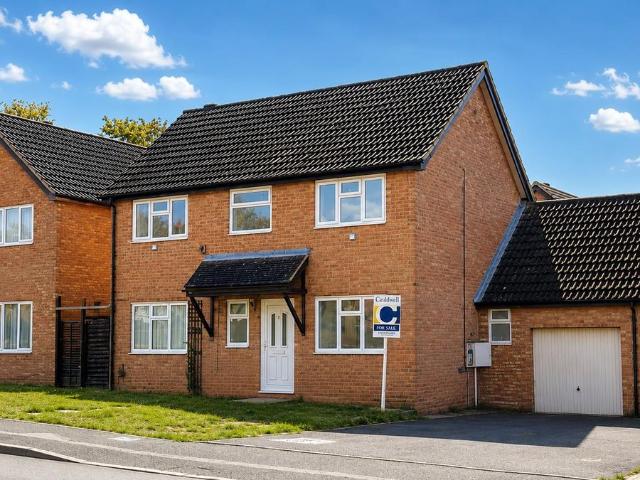 Colley Hill, Bradwell, Milton Keynes MK13, 5 bed detached house to rent, £1,950 pcm | PrimeLocation