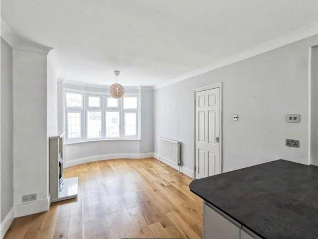 Collindale Avenue, Erith DA8, 3 bed semi detached house to rent, £2,300 pcm | PrimeLocation